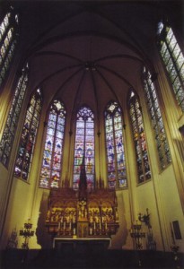 Het priesterkoor van de St.-Petruskerk.